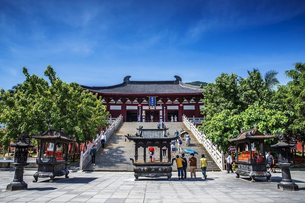umroh plus hainan desember